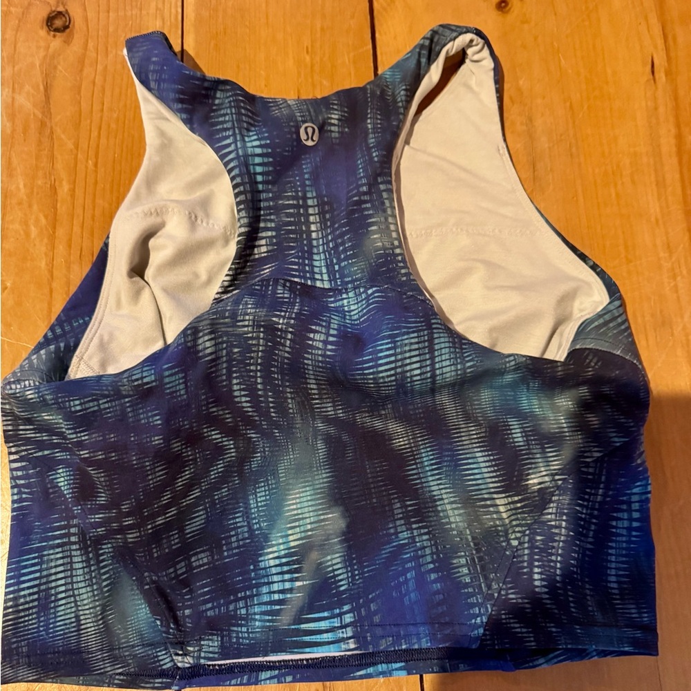 Lululemon Blue-patterned leggings top and shorts set - Picture 7 of 12